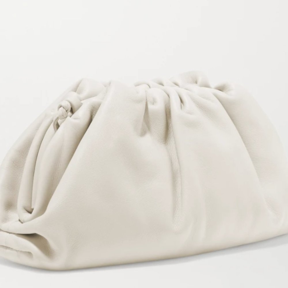 👛  Bottega Veneta Mini Pouch Mist in buttery soft Leather BNIB - Picture 9 of 10
